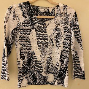 Alberto Makali black and white shirt design.